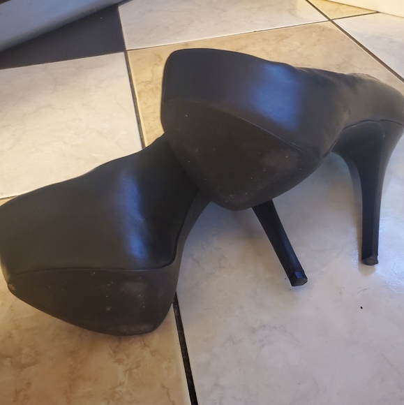 Pumps - Picture 5 of 6